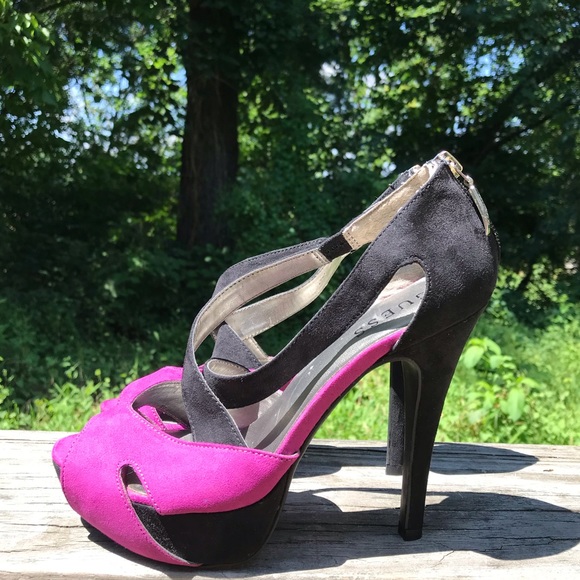 Guess Shoes - Guess- Black & Magenta Suede Heels